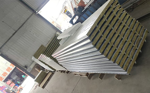 厂房改造选海东彩钢岩棉夹芯板：防火厚度怎么挑