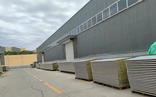 屋面保温用海东彩钢岩棉夹芯板怎样选厚度